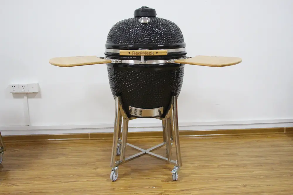 RedNeck Keramikgrill im Einsatz