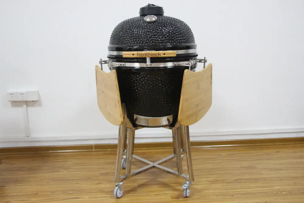 RedNeck Kamado 23 Zoll Pro in Schwarz mit Bambus-Seitenablagen