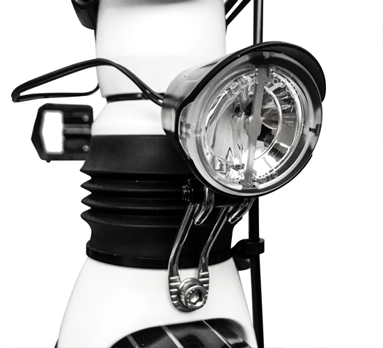 LED-Beleuchtung an Vorder- und Hinterrad
