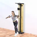 Komplette AsVIVA MG7 Kraft- und Kabelzugstation mit Trainingsbank und Echtholzverkleidung im Gesamtüberblick